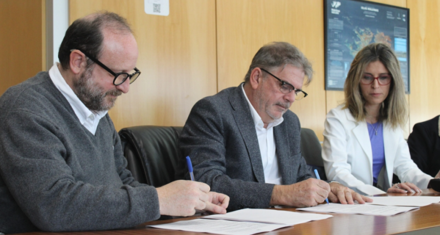 El Gobierno de Santa Fe y Conicet firmaron un convenio de asistencia para el archivo Birri