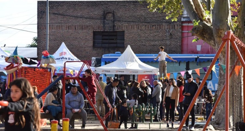 &ldquo;Santa Fe Ac&aacute;&rdquo; llega a la capital provincial para brindar acceso f&aacute;cil a servicios y pol&iacute;ticas p&uacute;blicas