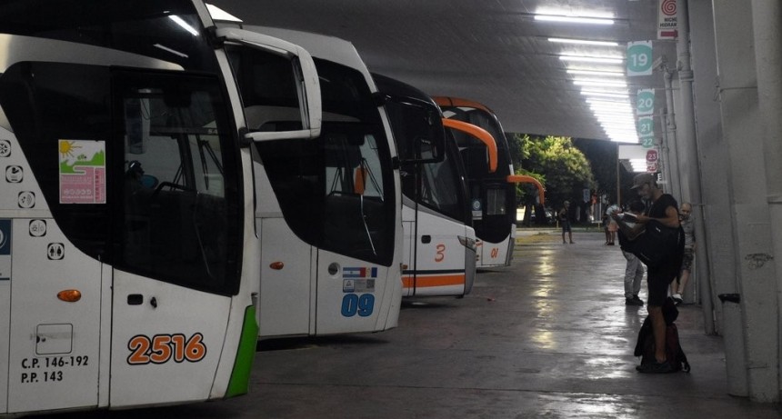 Transporte: comienzan a circular nuevos servicios de colectivos en Las Colonias y La Capital