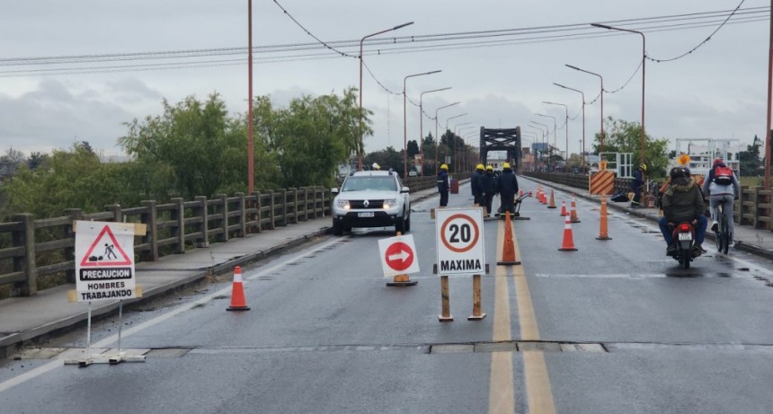 Nueva jornada de trabajos en el Puente Carretero con corte de tr&aacute;nsito
