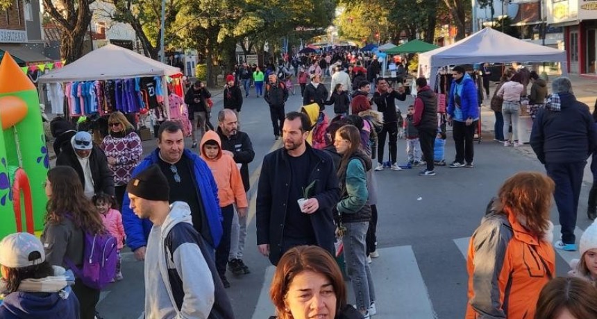 Santo Tom&eacute;: el Centro Comercial celebr&oacute; la gran convocatoria en la 5&ordf; edici&oacute;n de la Feria Comercial en Av. Luj&aacute;n