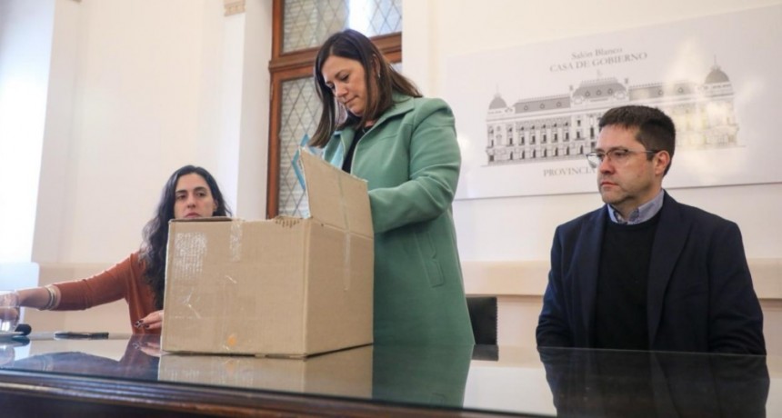 Provincia compra uniformes completos para los m&aacute;s de 29 mil efectivos de las fuerzas de seguridad