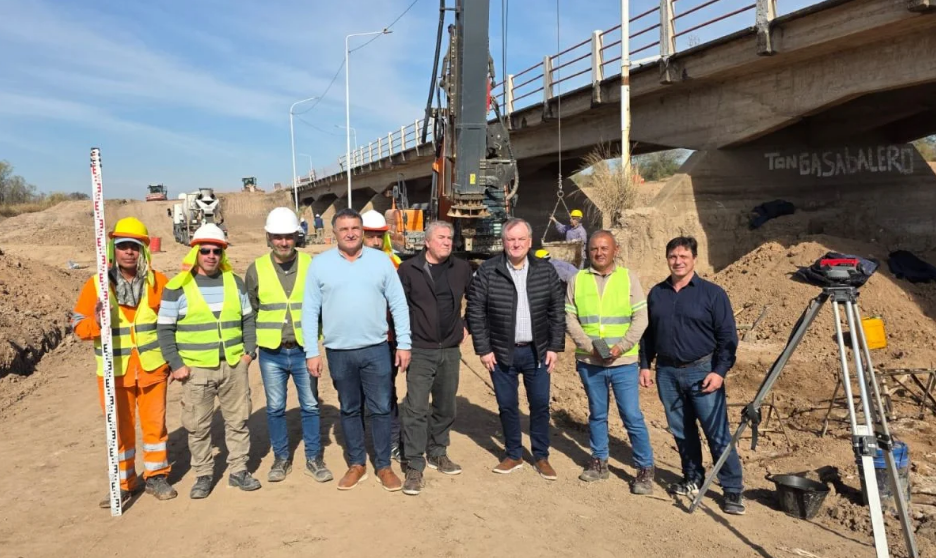 Se comenzaron a construir los PILOTES de la obra de ensanche de los 3 puentes ubicados sobre RP 4 (tramo Elisa – San Cristóbal)