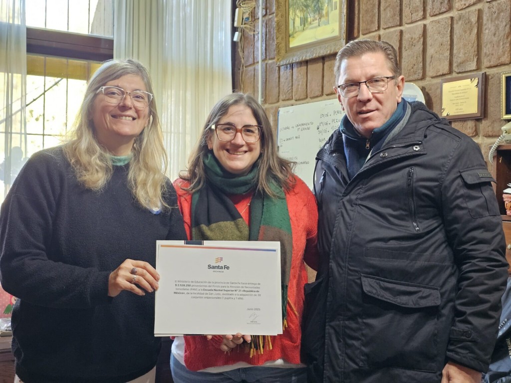 Inversión en educación: Borla entregó aportes a escuelas del Departamento San Justo
