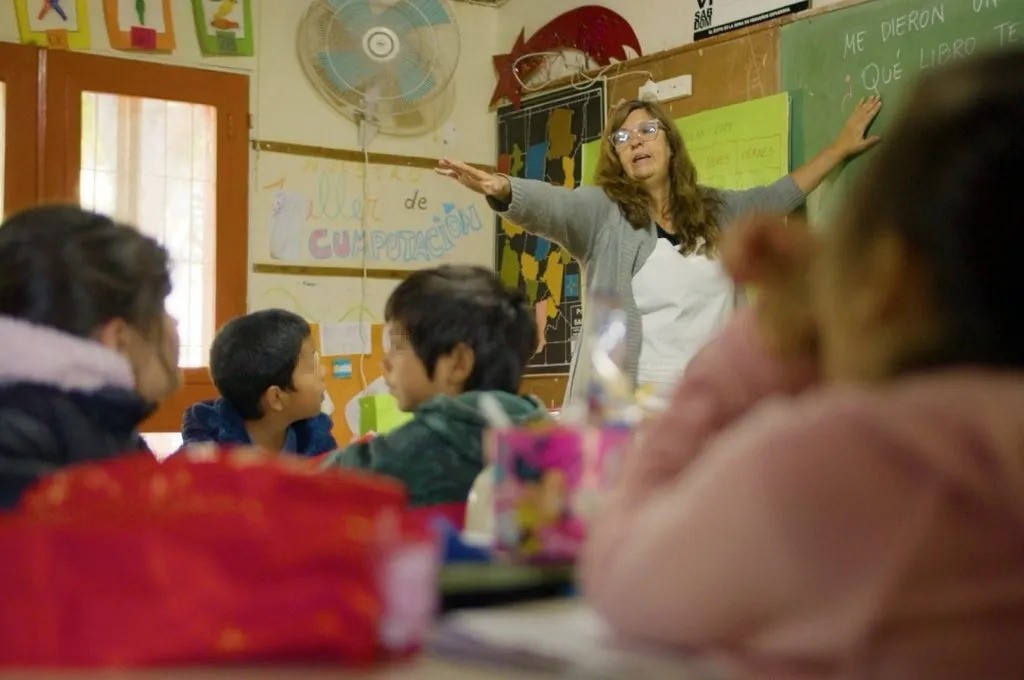Asistencia Perfecta: más de 51 mil docentes, directivos, secretarios y preceptores cobrarán el incentivo mensual de junio