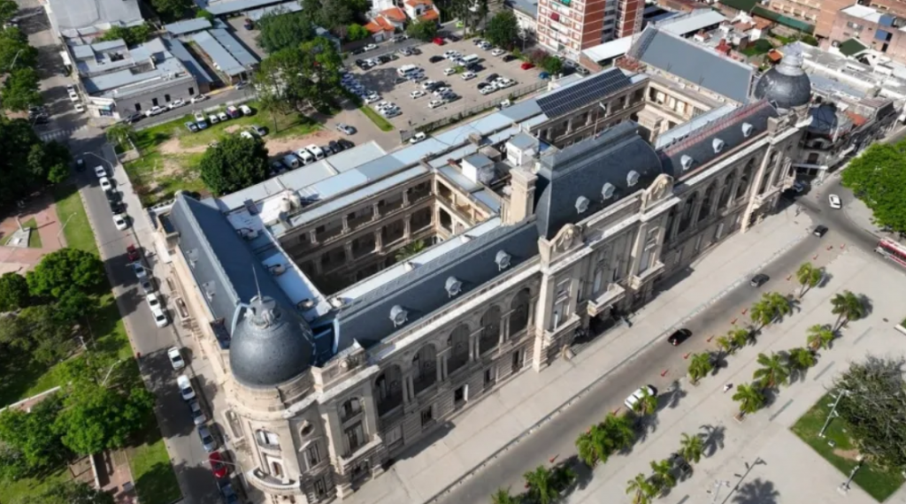 Santa Fe logró una suba de dos escalones en calificación crediticia y quedó por encima del Estado nacional