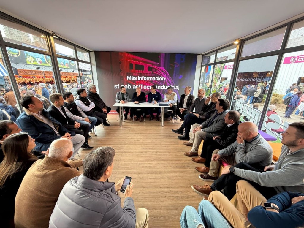 Tecnoindustria + IA: Santa Fe presentó su modelo de innovación productiva en la Expo Rural