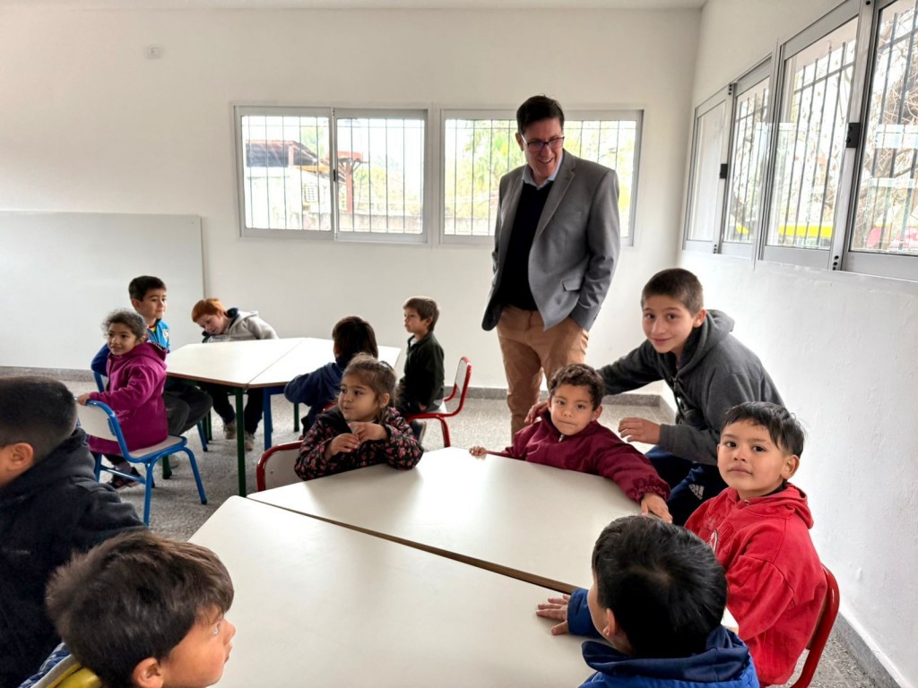 1000 Aulas: inauguran dos nuevos espacios en la escuela Victoriano Montes de Alto Verde