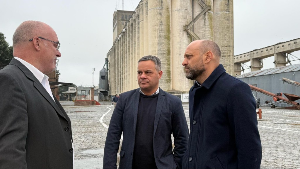 El ministro Puccini presentó a Leandro González como nuevo presidente del Ente Administrador del Puerto de Santa Fe