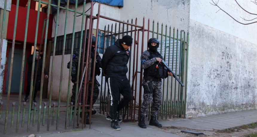 Santa Fe: la Polic&iacute;a de Investigaciones desarticul&oacute; dos bandas criminales vinculadas al microtr&aacute;fico y las estafas virtuales