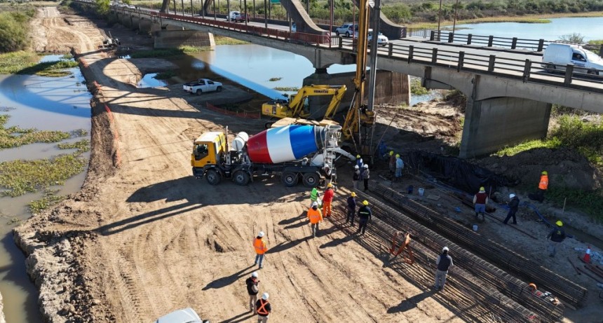Nuevo puente Santa Fe&ndash;Santo Tom&eacute;: en qu&eacute; consisten las tres etapas de colocaci&oacute;n de los pilotes