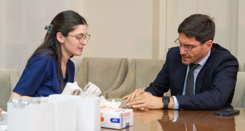 Santa Fe puso en marcha los narcotest a las fuerzas de seguridad y Pullaro se realiz&oacute; el primero
