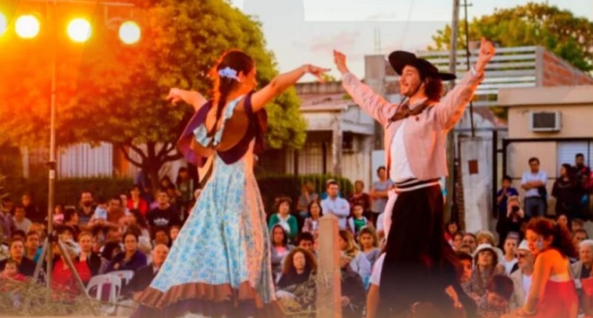 Llegan las danzas folkl&oacute;ricas al Liceo Municipal de Sauce Viejo