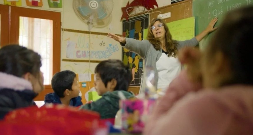 Asistencia Perfecta: m&aacute;s de 51 mil docentes, directivos, secretarios y preceptores cobrar&aacute;n el incentivo mensual de junio