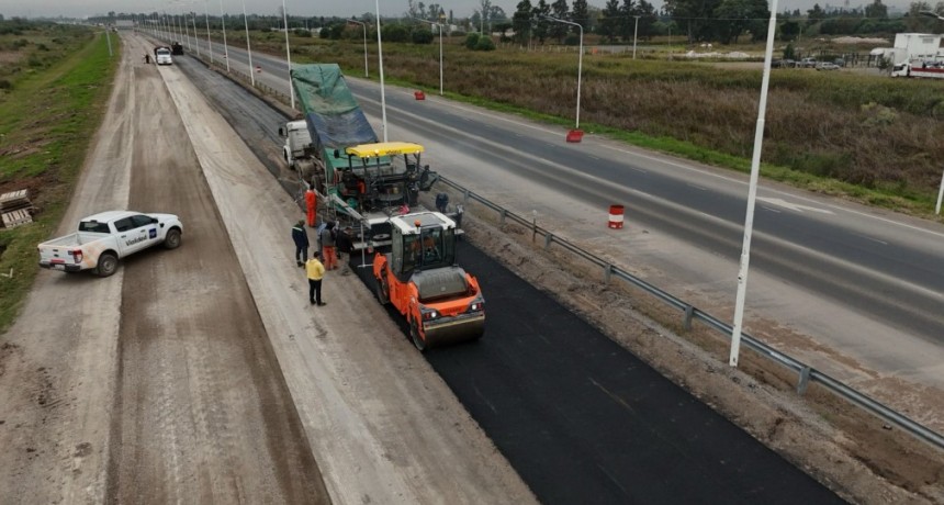 Por el avance de la obra del tercer carril de Autopista Rosario-Santa Fe, se implementan desv&iacute;os para camiones