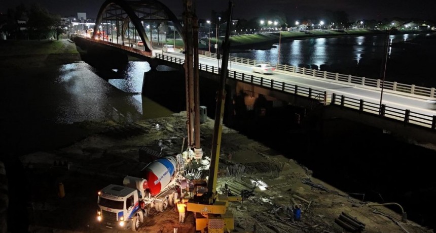 De d&iacute;a y de noche, avanza a paso firme la construcci&oacute;n del nuevo Puente Santa Fe-Santo Tom&eacute;