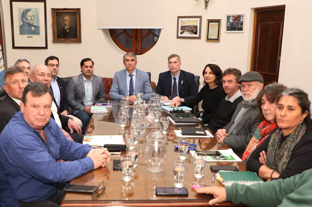 Provincia ofreci&oacute; aumentos de hasta 15,5 % para el segundo semestre con m&iacute;nimos garantizados, alcanzando un 36 % de aumento anual