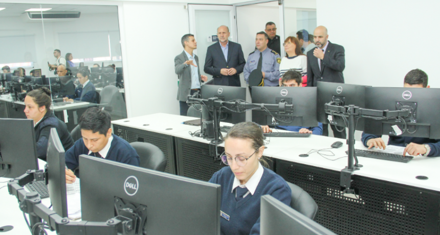 Perotti puso en marcha el nuevo sistema de seguridad 911 en Santa Fe