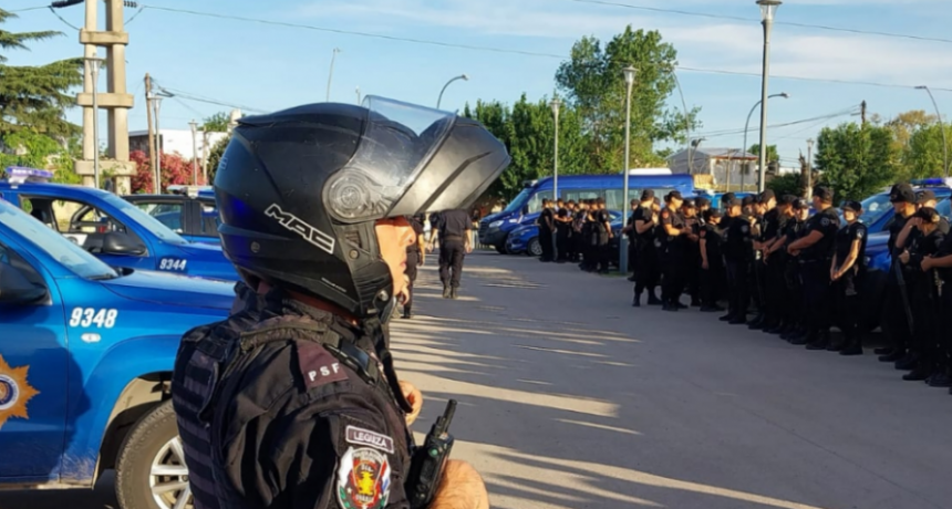 La Provincia otorgar&aacute; una asignaci&oacute;n especial para reponer los uniformes y equipos de la Polic&iacute;a, IAPIP y Servicio Penitenciario