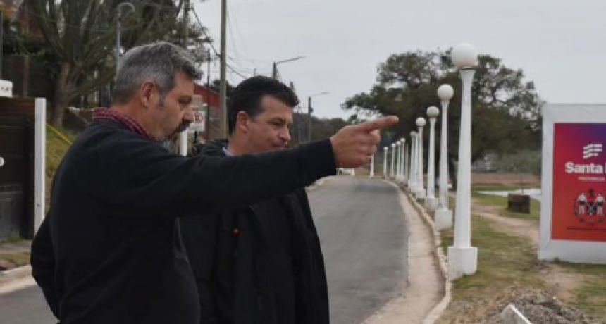 El senador Diana recorri&oacute; las obras de pavimentaci&oacute;n que transforman la ciudad de Coronda
