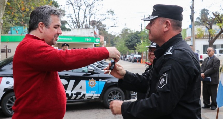 Seguridad: entregaron nuevos patrulleros a localidades del Departamento La Capital