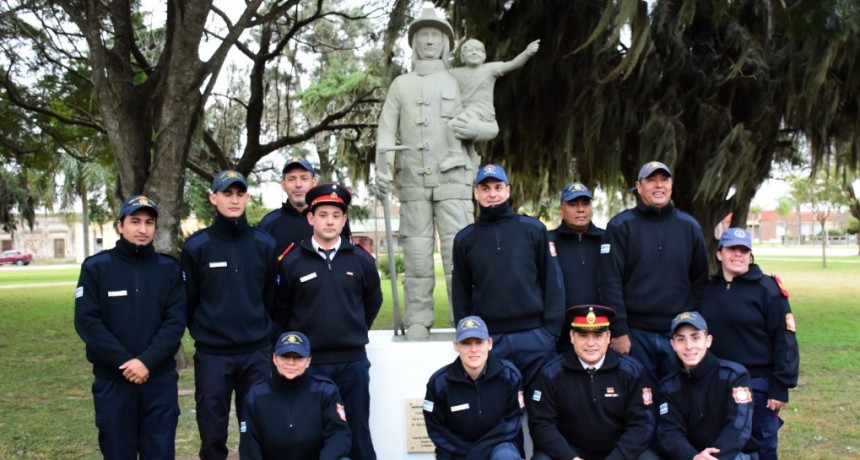 Agradecimiento del Presidente Comunal Cristian Osta a los Bomberos Voluntarios de San Agust&iacute;n