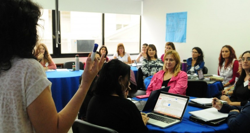 El Senador Michlig anunci&oacute; la realizaci&oacute;n de un nuevo encuentro de capacitaci&oacute;n docente en la ciudad de San Crist&oacute;bal