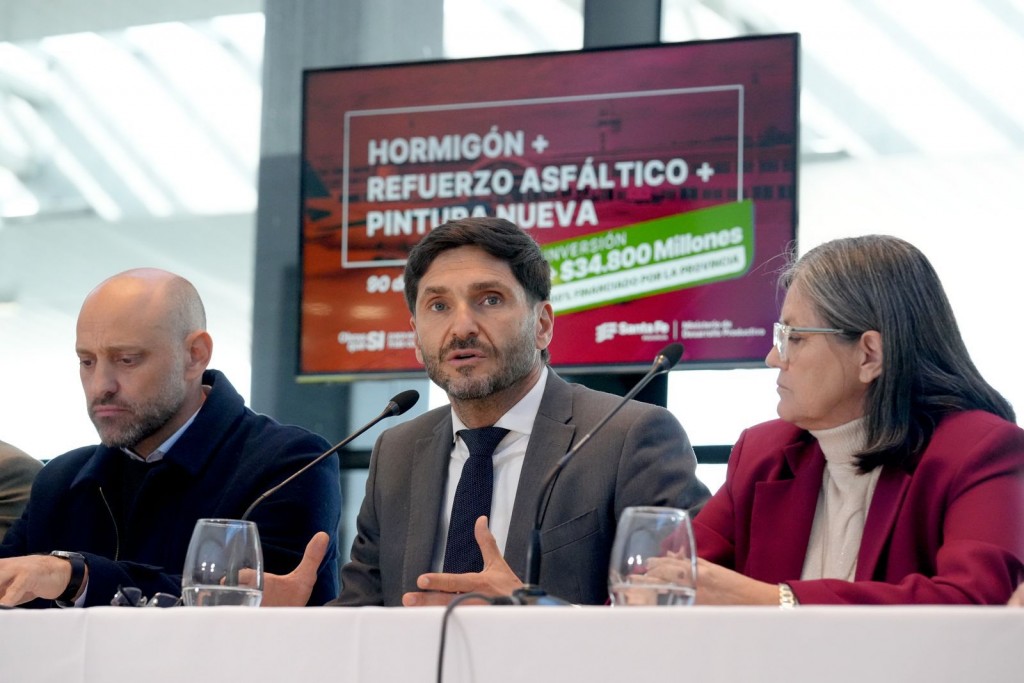 Pullaro anunció cómo será el proceso de renovación de la pista del Aeropuerto de Rosario, que financiará la Provincia
