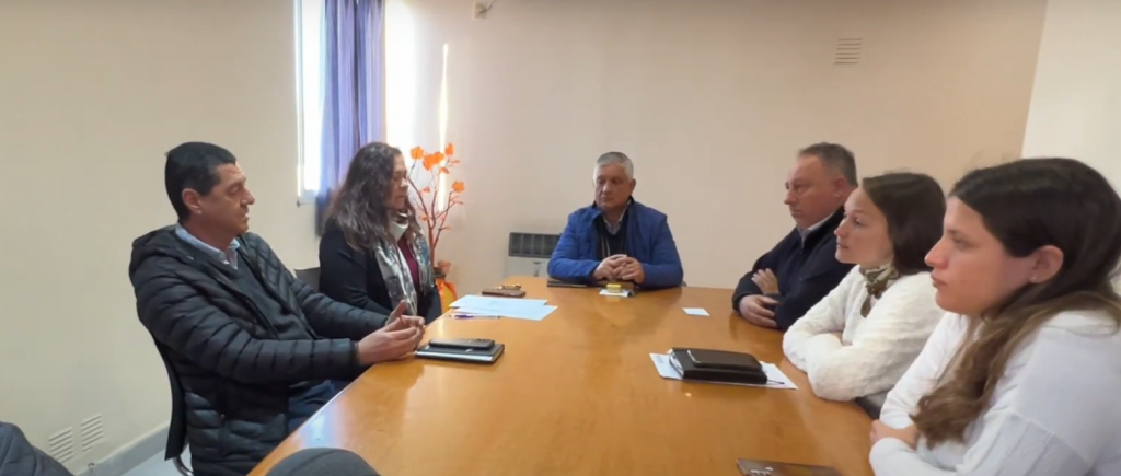 Firma de convenio entre la Municipalidad de Sauce Viejo y Cáritas Santa Fe para el tratamiento responsable de residuos electrónicos  
