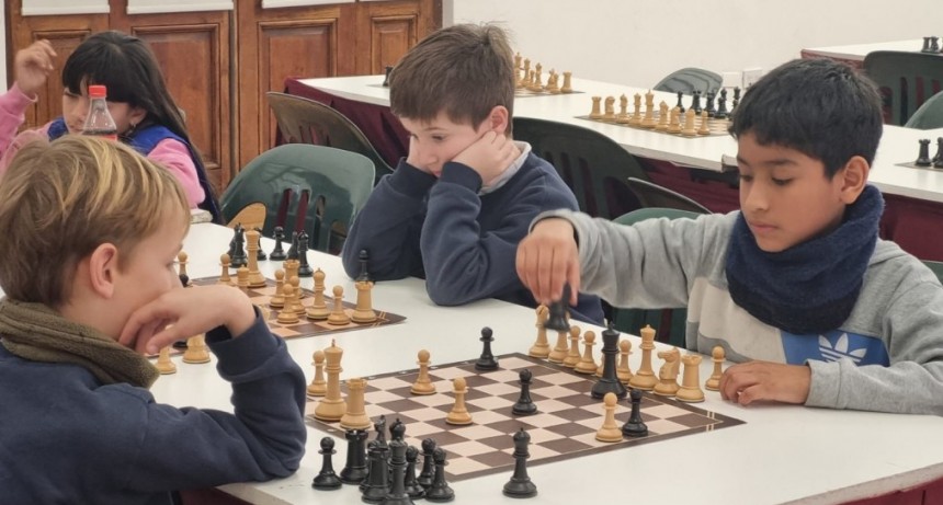 M&aacute;s 2.000 estudiantes de toda la provincia participan del Campeonato de Ajedrez Escolar