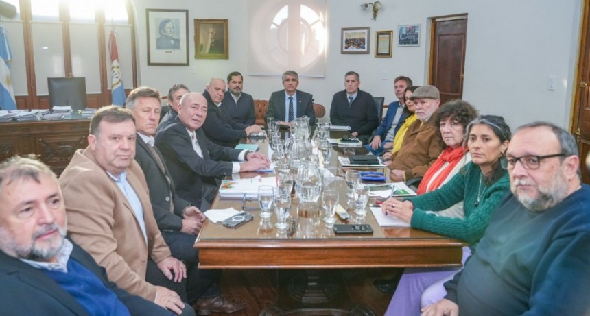 Paritaria central: Provincia y gremios de la Administraci&oacute;n P&uacute;blica pasaron a cuarto intermedio hasta el lunes 11