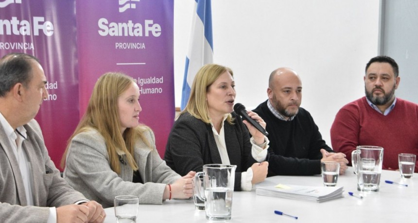 Provincia firm&oacute; convenios por aportes de $ 58 millones a instituciones de la sociedad civil