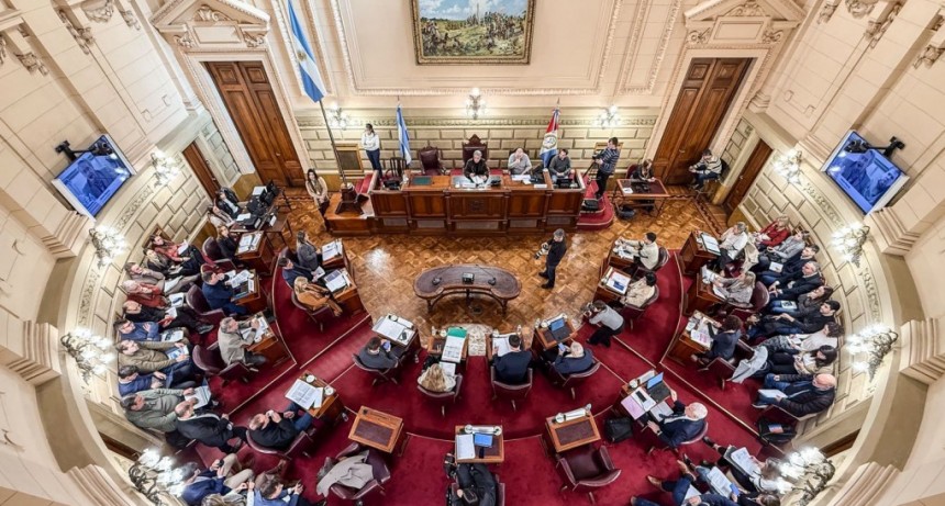 La Comisi&oacute;n de Poder Legislativo y Poder Ejecutivo trat&oacute; proyectos referidos a cuatro art&iacute;culos