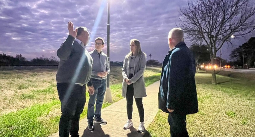 Programa Vínculos: avanza la iluminación de la ciclovía en Sauce Viejo