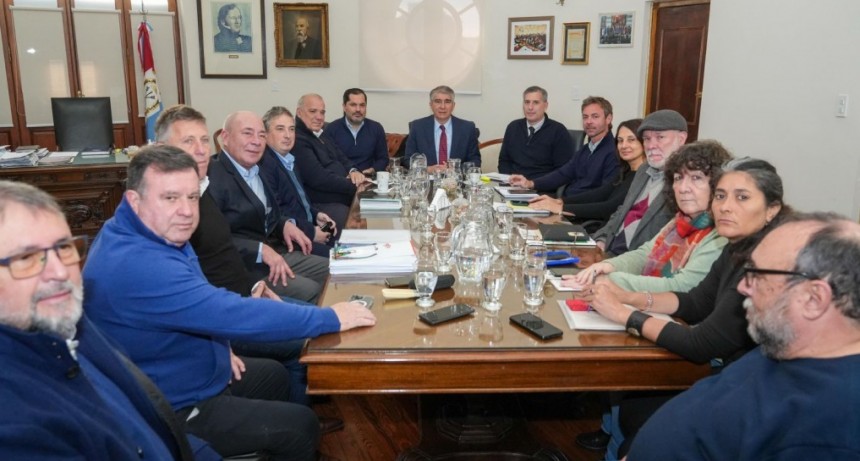 Provincia ofreci&oacute; a los estatales un aumento semestral del 7 %, con piso m&iacute;nimo garantizado de 40 mil pesos en los primeros meses