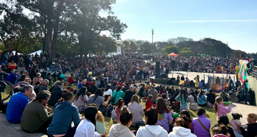 Con un movimiento de m&aacute;s de 15 mil personas el municipio festej&oacute; el Dia del Ni&ntilde;o en la costanera santotomesina