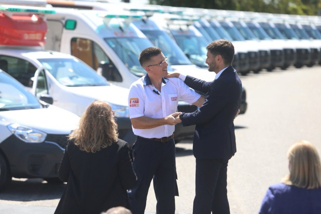 El gobierno de Pullaro avanza con la compra de 103 ambulancias y consolida una renovaci&oacute;n hist&oacute;rica del sistema de emergencias