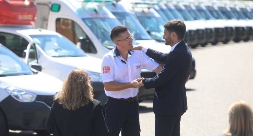 El gobierno de Pullaro avanza con la compra de 103 ambulancias y consolida una renovaci&oacute;n hist&oacute;rica del sistema de emergencias