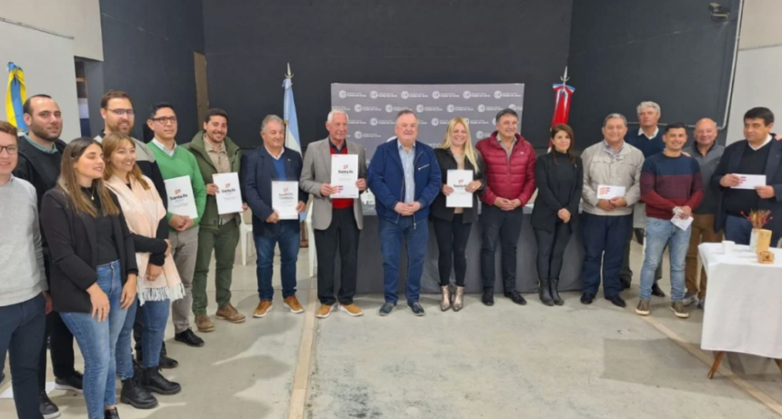 En Ceres se firmaron convenios provinciales y entregaron aportes a MMyCC por alrededor de $ 400 millones