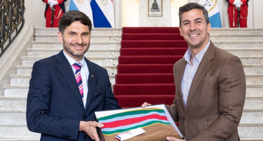 Hidrov&iacute;a y m&aacute;s conectividad, ejes de la reuni&oacute;n entre Pullaro y el presidente paraguayo Santiago Pe&ntilde;a