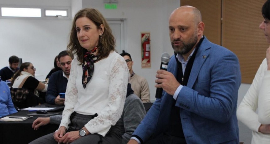Provincia brinda apoyo econ&oacute;mico para la formaci&oacute;n cient&iacute;fico-tecnol&oacute;gica de profesionales santafesinos
