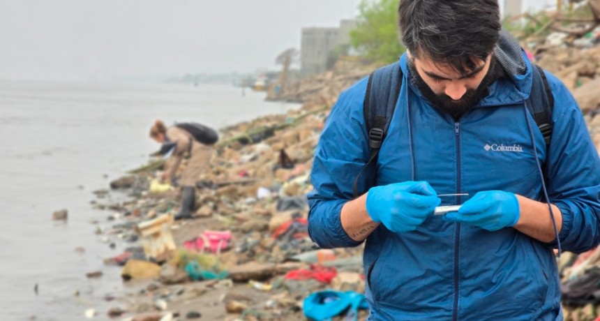 Provincia investiga la mortandad de peces en la zona sur de Rosario