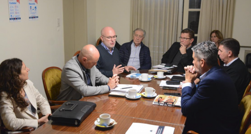 Ludopat&iacute;a, adicciones y salud mental, ejes de una reuni&oacute;n de senadores con los defensores del Pueblo