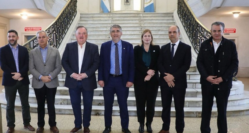 &ldquo;Perdieron los violentos, se terminaron los privilegios y ganaron los trabajadores porque la Caja se queda en Santa Fe&rdquo;
