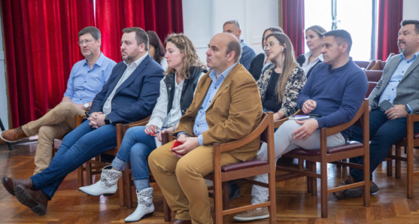 San Agust&iacute;n: el presidente comunal Cristian Osta particip&oacute; en una importante reuni&oacute;n con APRECOD para abordar el consumo de drogas y las adicciones