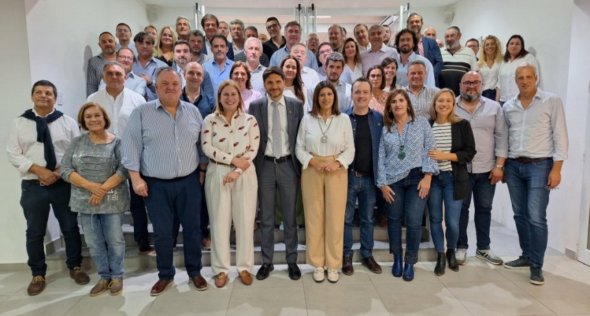 Plenario de "Unidos para Cambiar Santa Fe" con la presencia de las m&aacute;ximas autoridades de la Provincia