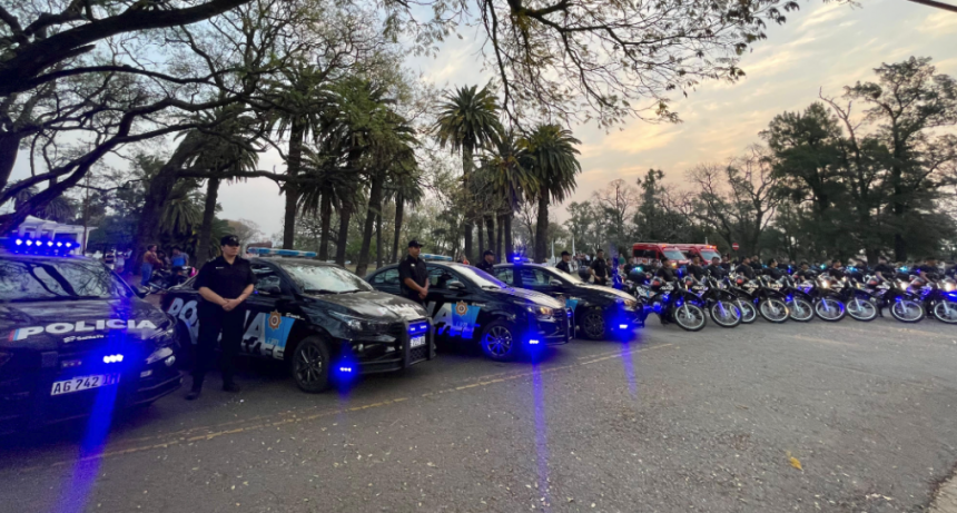 El Intendente Weiss Ackerley y el Ministro Cococcioni presentaron m&oacute;viles y motos para Santo Tom&eacute;