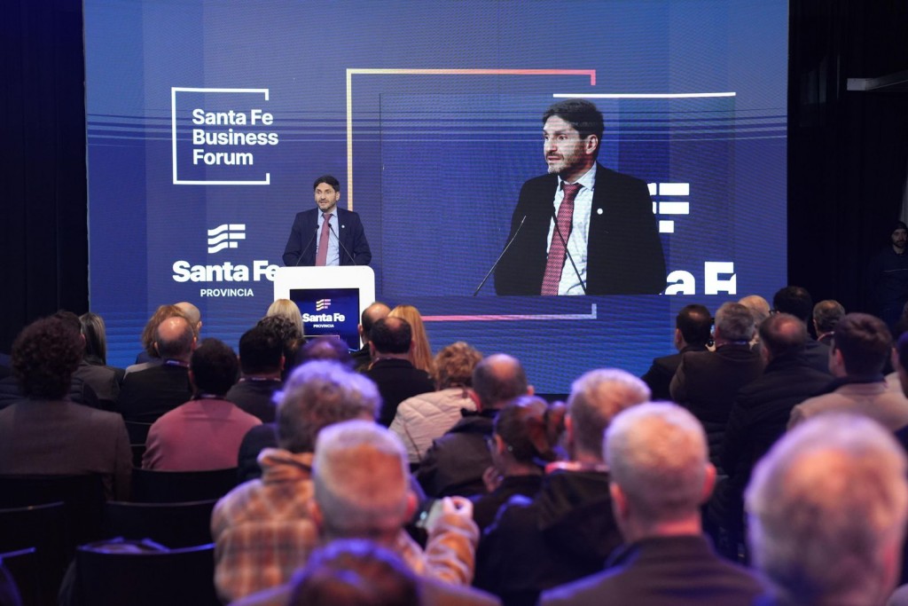 “En Santa Fe nos ocupamos de lo importante: planificar, trabajar junto al sector privado y ser eficientes”