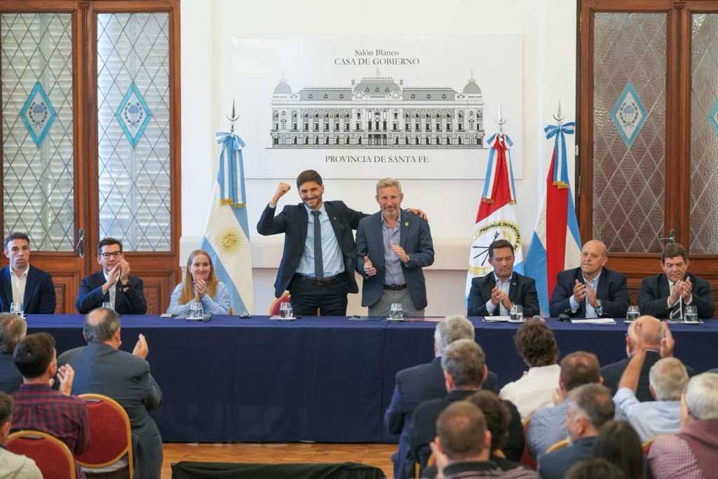 “Hoy nos unimos para hacer historia en el deporte”: Pullaro presentó la franquicia del Litoral que jugará el Súper Rugby Américas 2026
