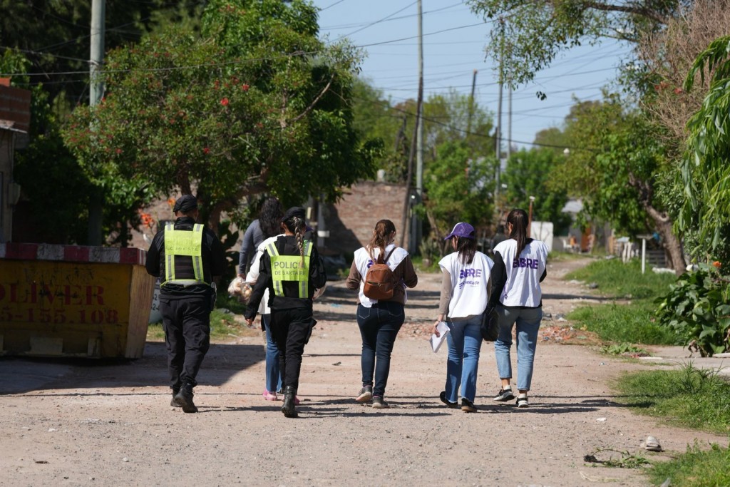 Más presencia policial y relevamiento casa por casa en Barranquitas: Provincia inicia la Intervención Barrial Focalizada y avanza con el Abre